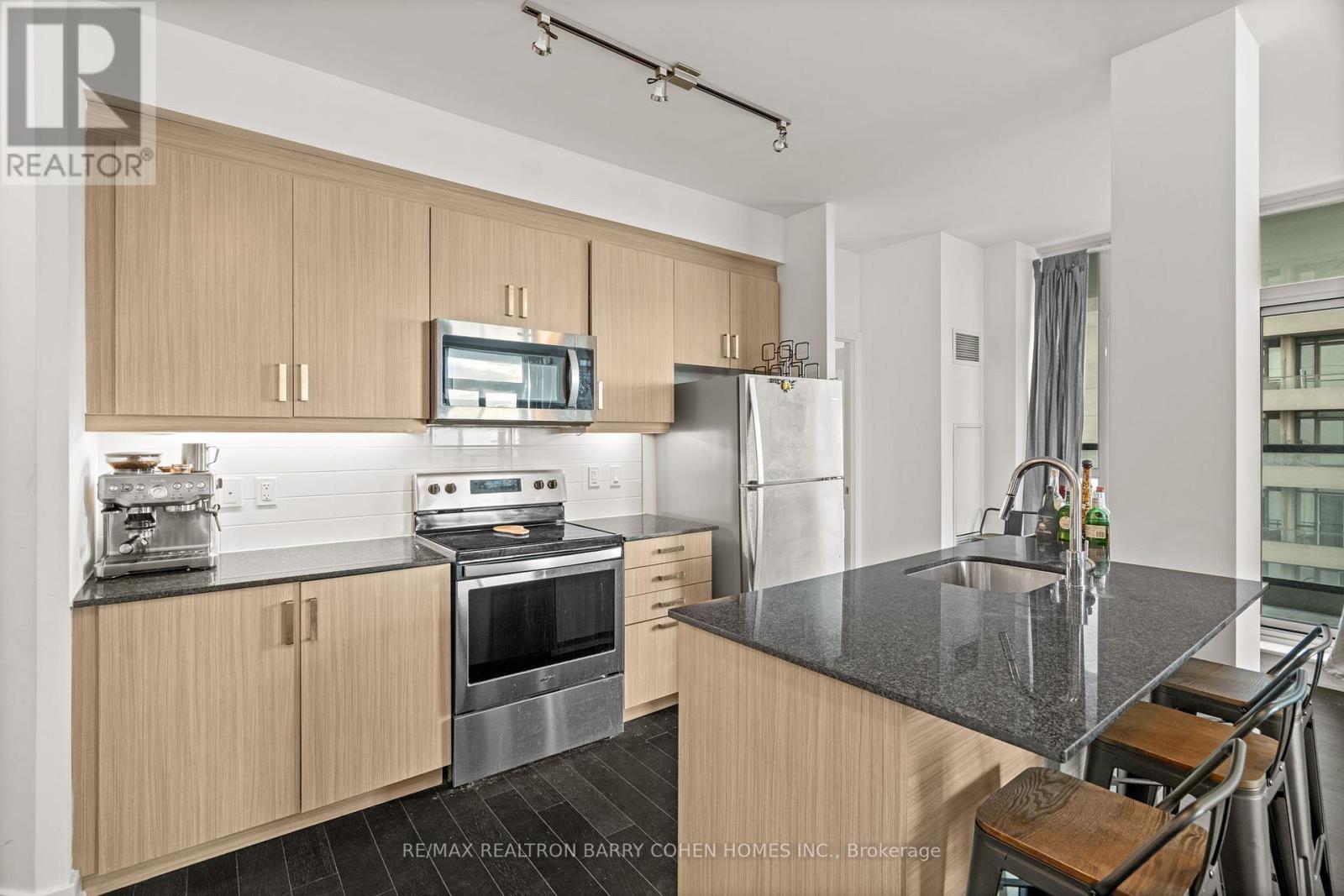 1206 - 1486 Bathurst Street, Toronto, ON - Indoor Photo Showing Kitchen