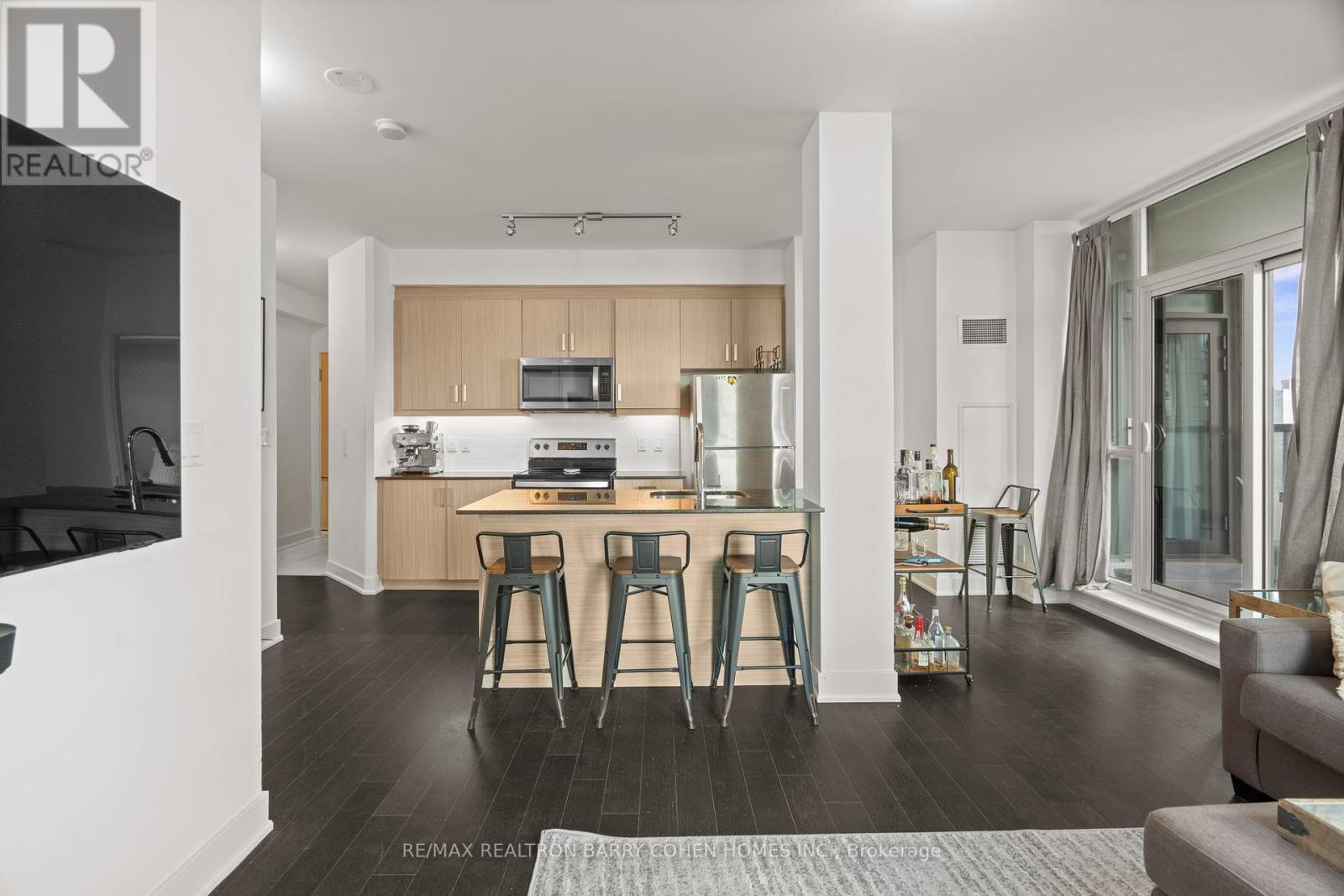 1206 - 1486 Bathurst Street, Toronto, ON - Indoor