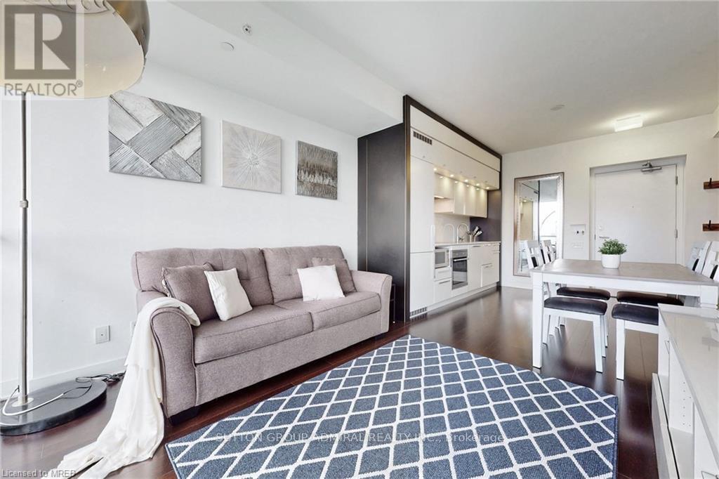 3706 - 15 Grenville Street, Toronto, ON - Indoor Photo Showing Living Room
