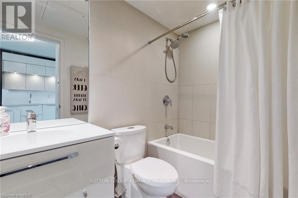 3706 - 15 Grenville Street, Toronto, ON - Indoor Photo Showing Bathroom