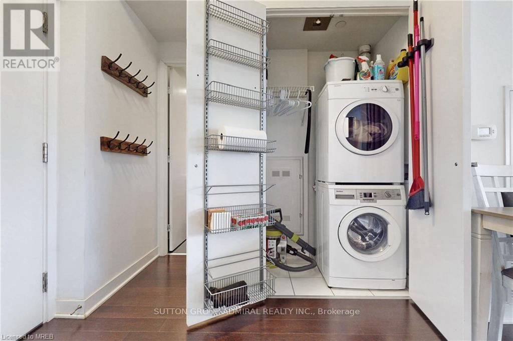 3706 - 15 Grenville Street, Toronto, ON - Indoor Photo Showing Laundry Room