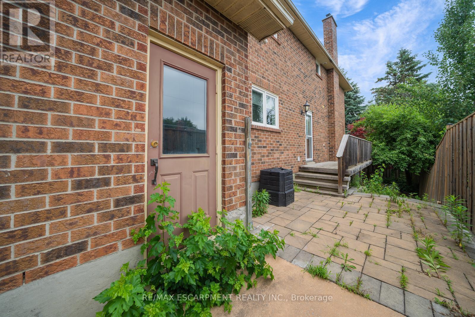 102 Crawford Rose Drive, Aurora, ON - Outdoor With Exterior