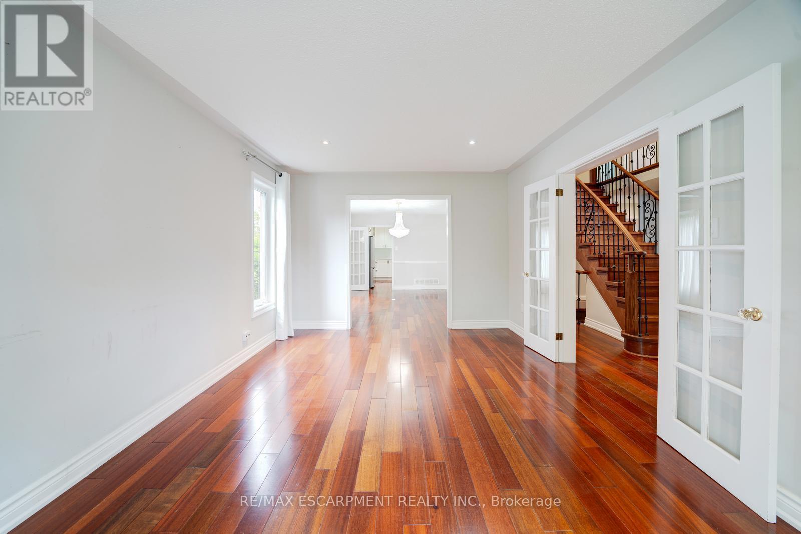 102 Crawford Rose Drive, Aurora, ON - Indoor Photo Showing Other Room