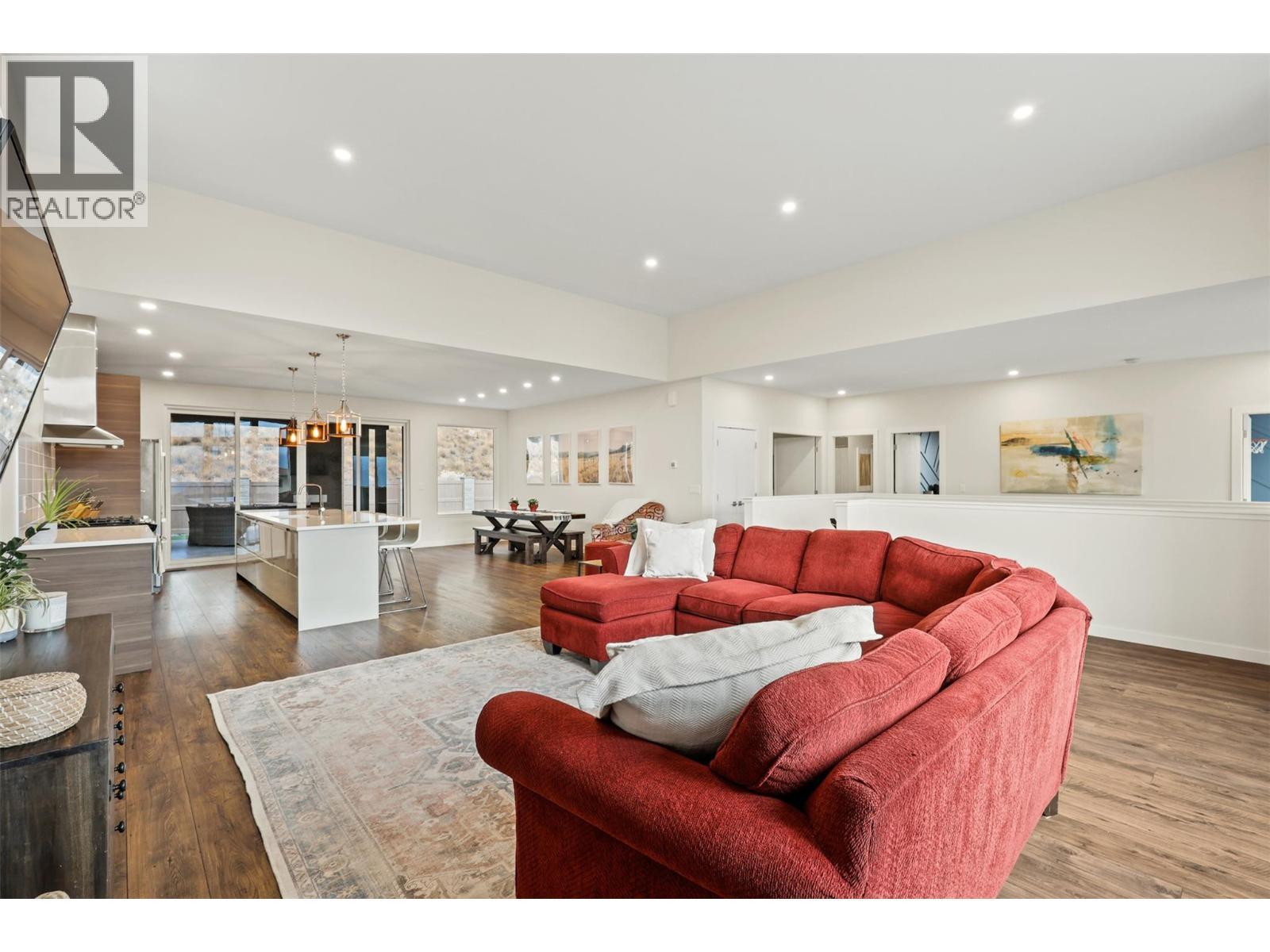 3633 Sillaro Place, Kamloops, BC - Indoor Photo Showing Living Room