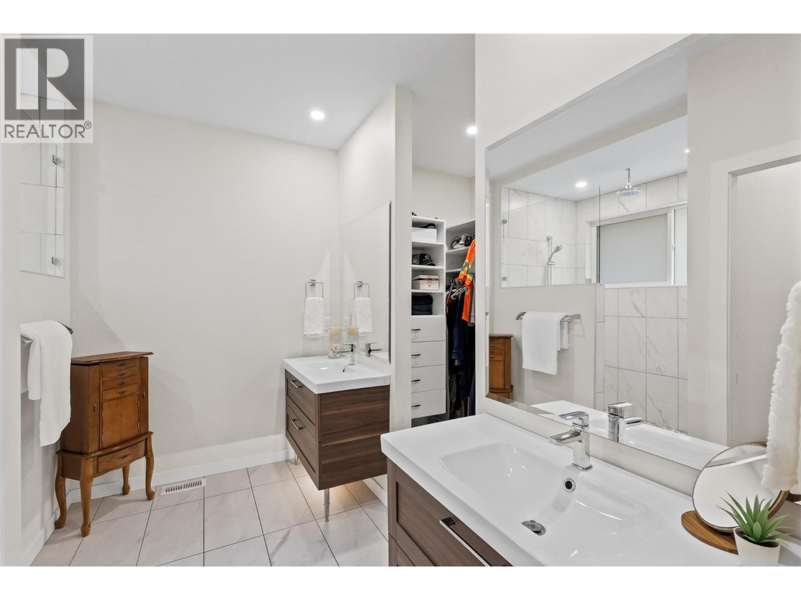 3633 Sillaro Place, Kamloops, BC - Indoor Photo Showing Bathroom