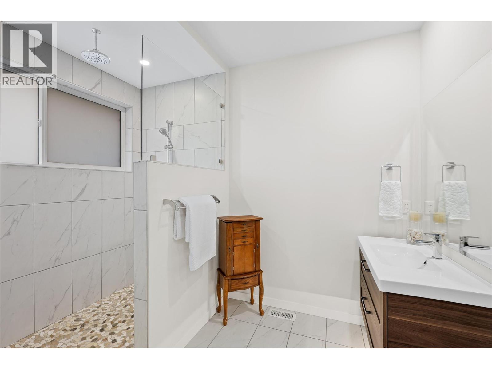 3633 Sillaro Place, Kamloops, BC - Indoor Photo Showing Bathroom