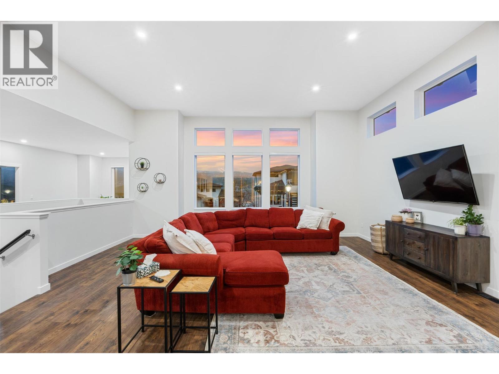 3633 Sillaro Place, Kamloops, BC - Indoor Photo Showing Living Room