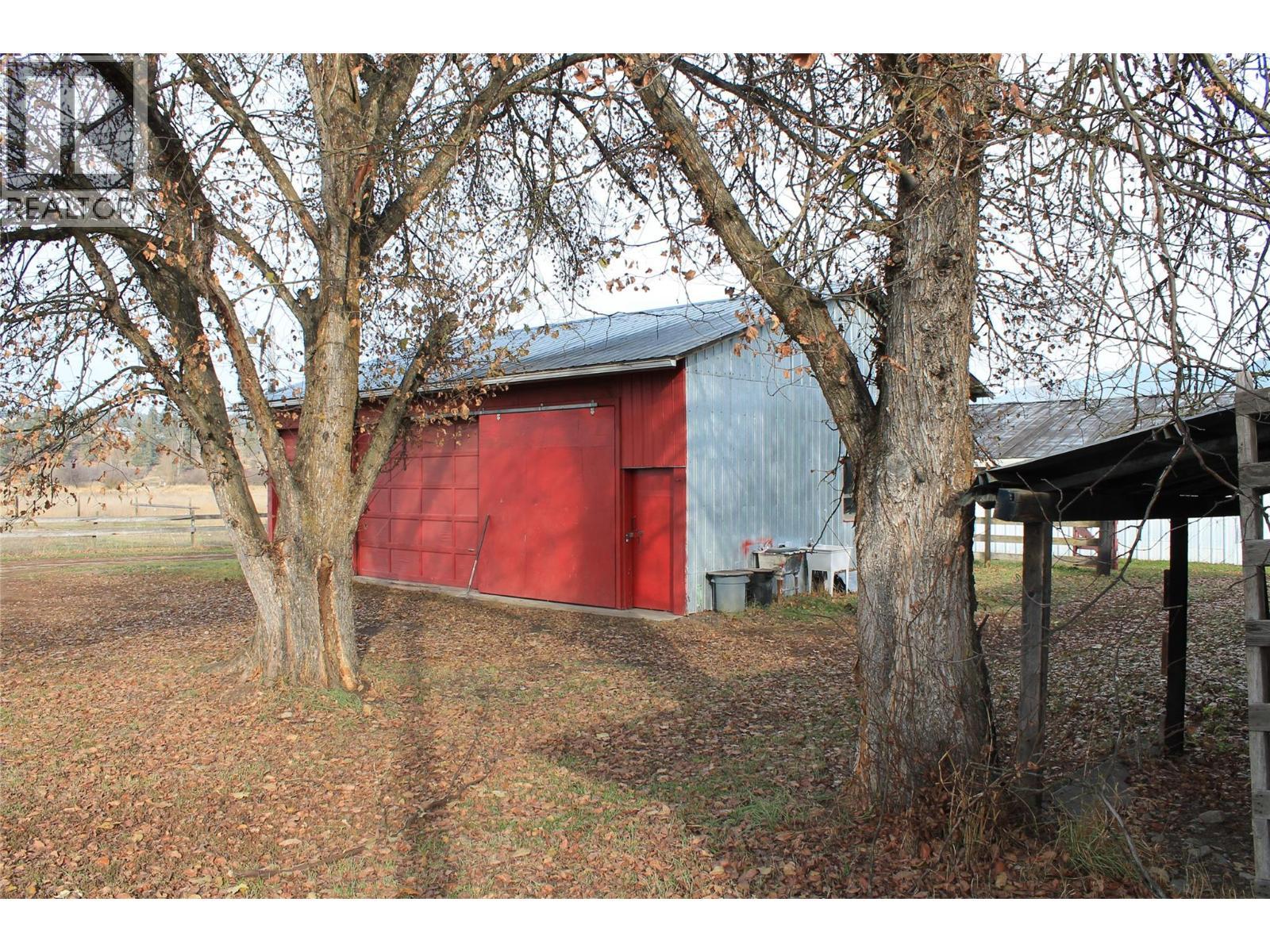 4201 97A Highway, Spallumcheen, BC - Outdoor