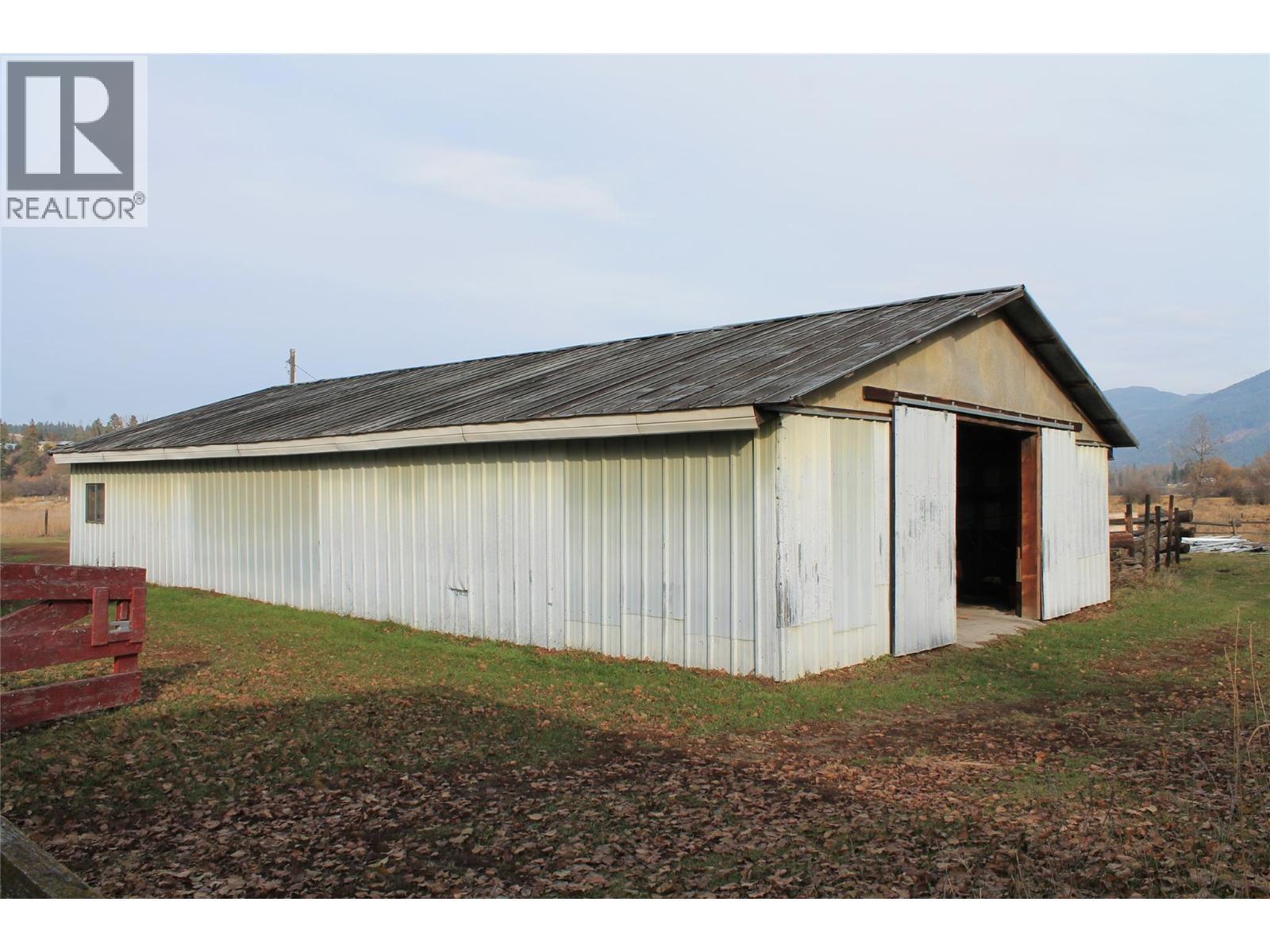 4201 97A Highway, Spallumcheen, BC - Outdoor