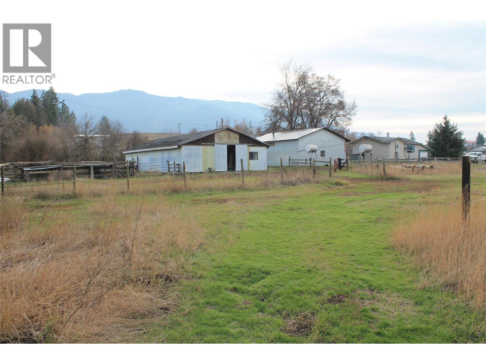 4201 97A Highway, Spallumcheen, BC - Outdoor