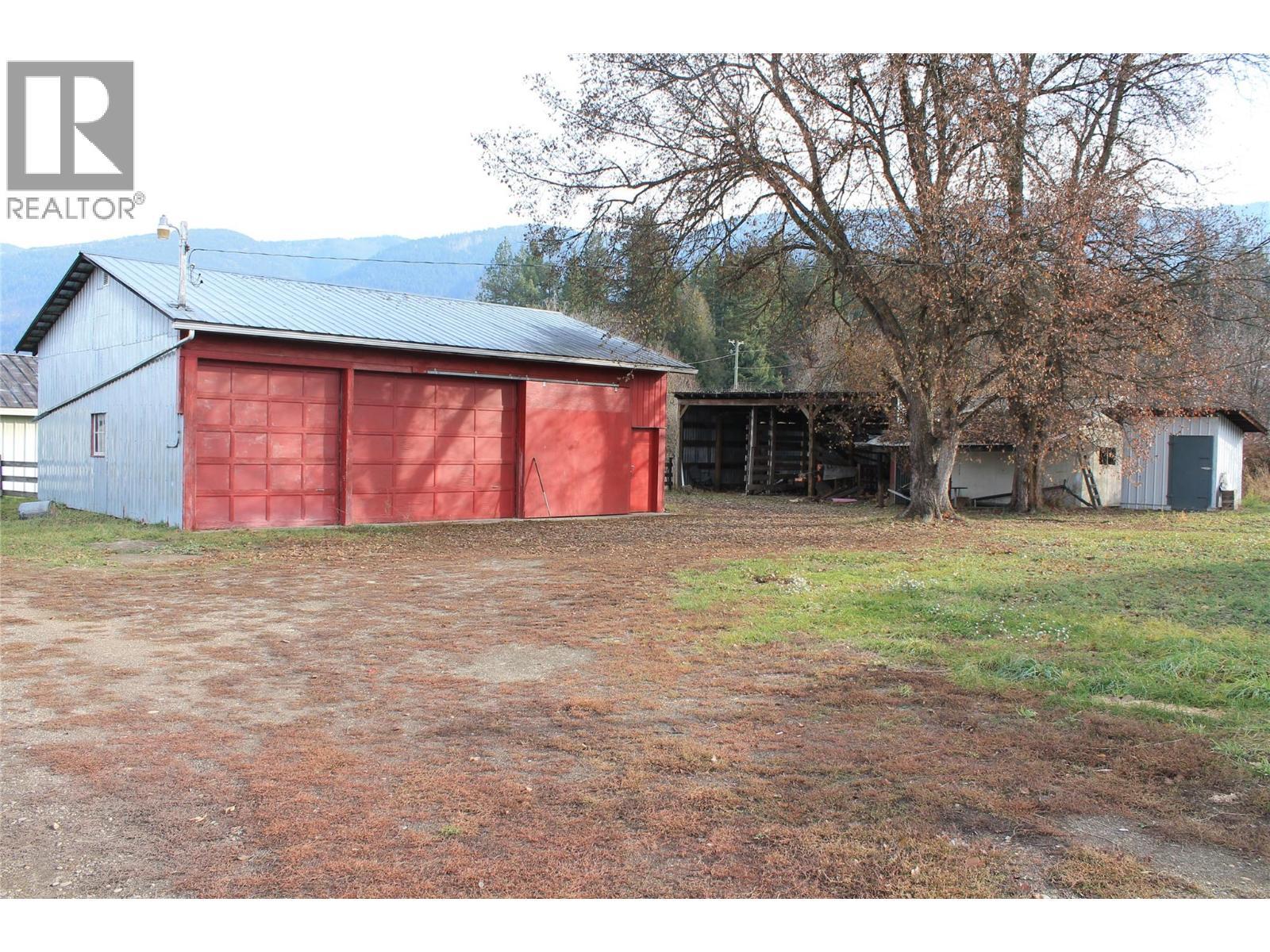 4201 97A Highway, Spallumcheen, BC - Outdoor