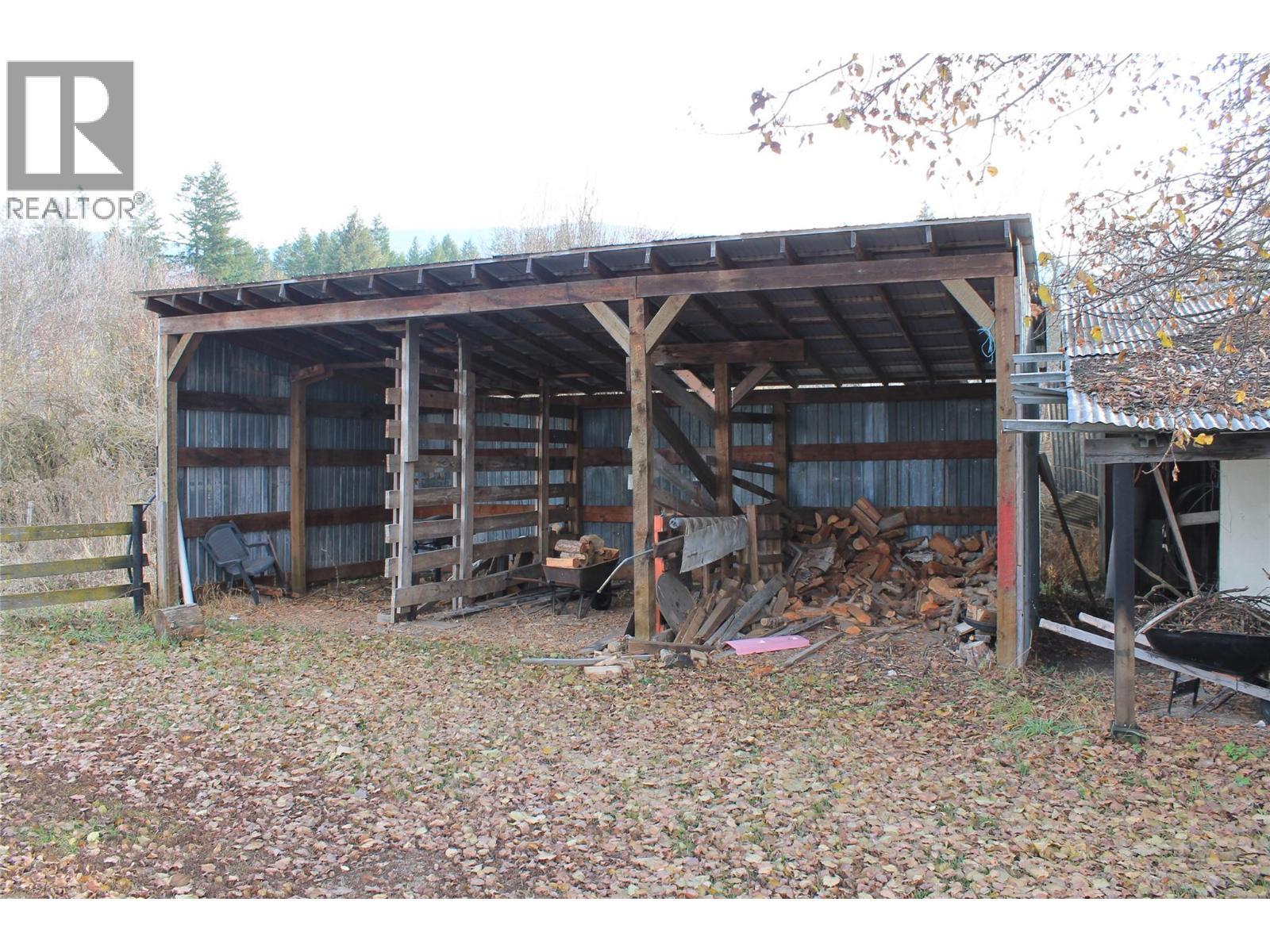 4201 97A Highway, Spallumcheen, BC - Outdoor