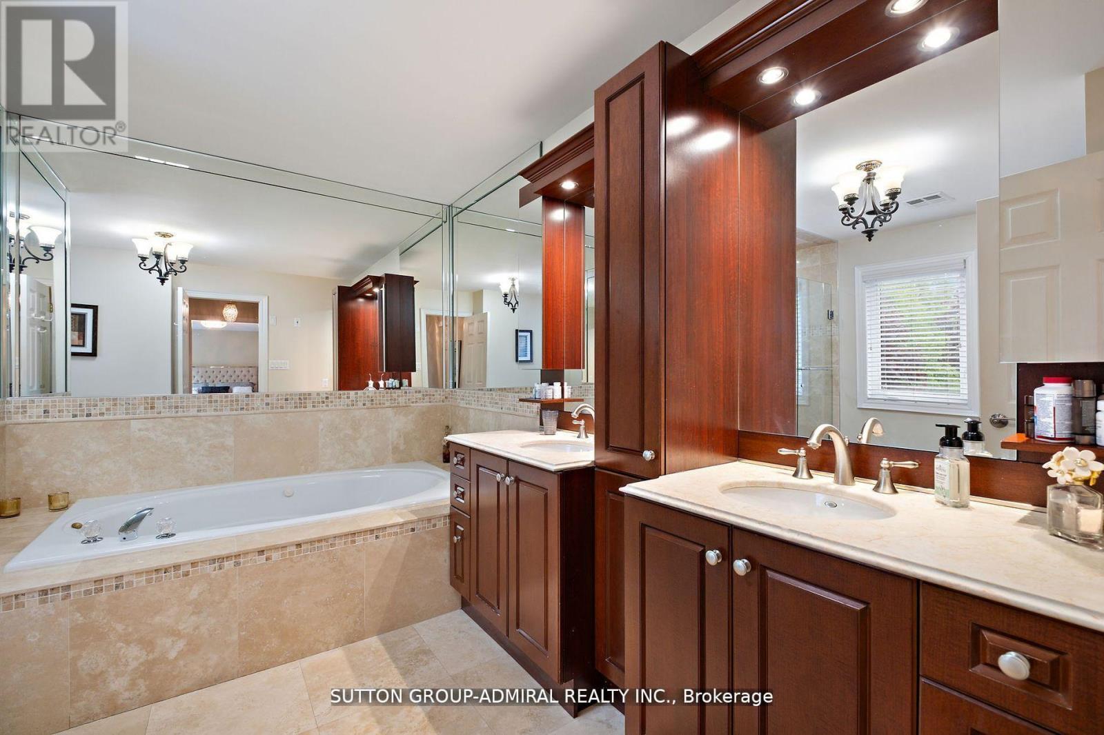 19 Langtry Place, Vaughan, ON - Indoor Photo Showing Bathroom