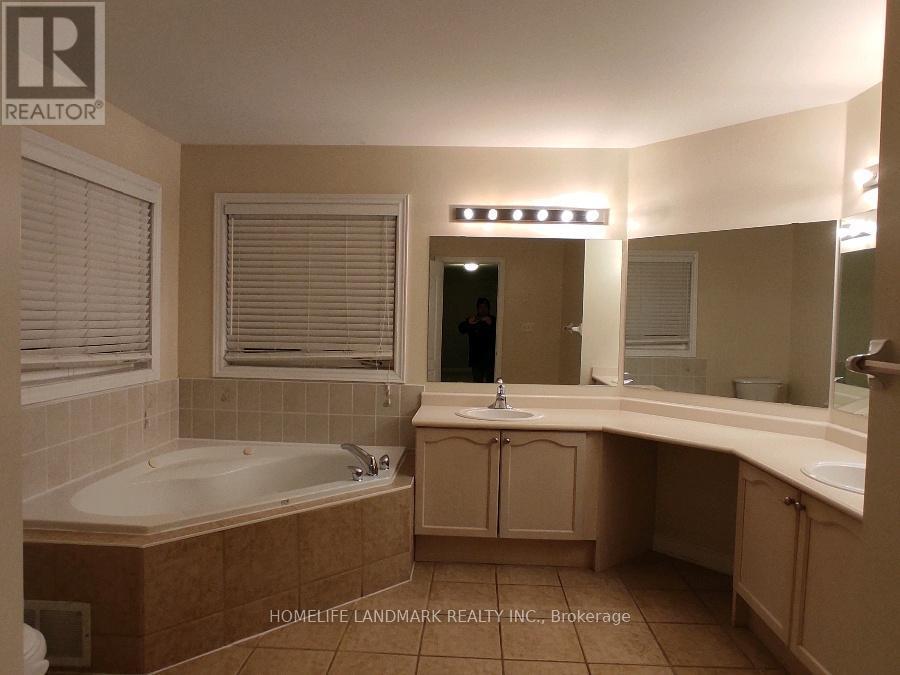 9 Alfred Paterson Drive, Markham, ON - Indoor Photo Showing Bathroom