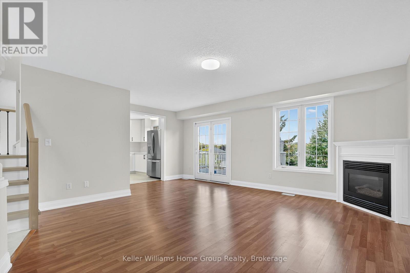 238 Briarmeadow Drive, Kitchener, ON - Indoor Photo Showing Living Room With Fireplace