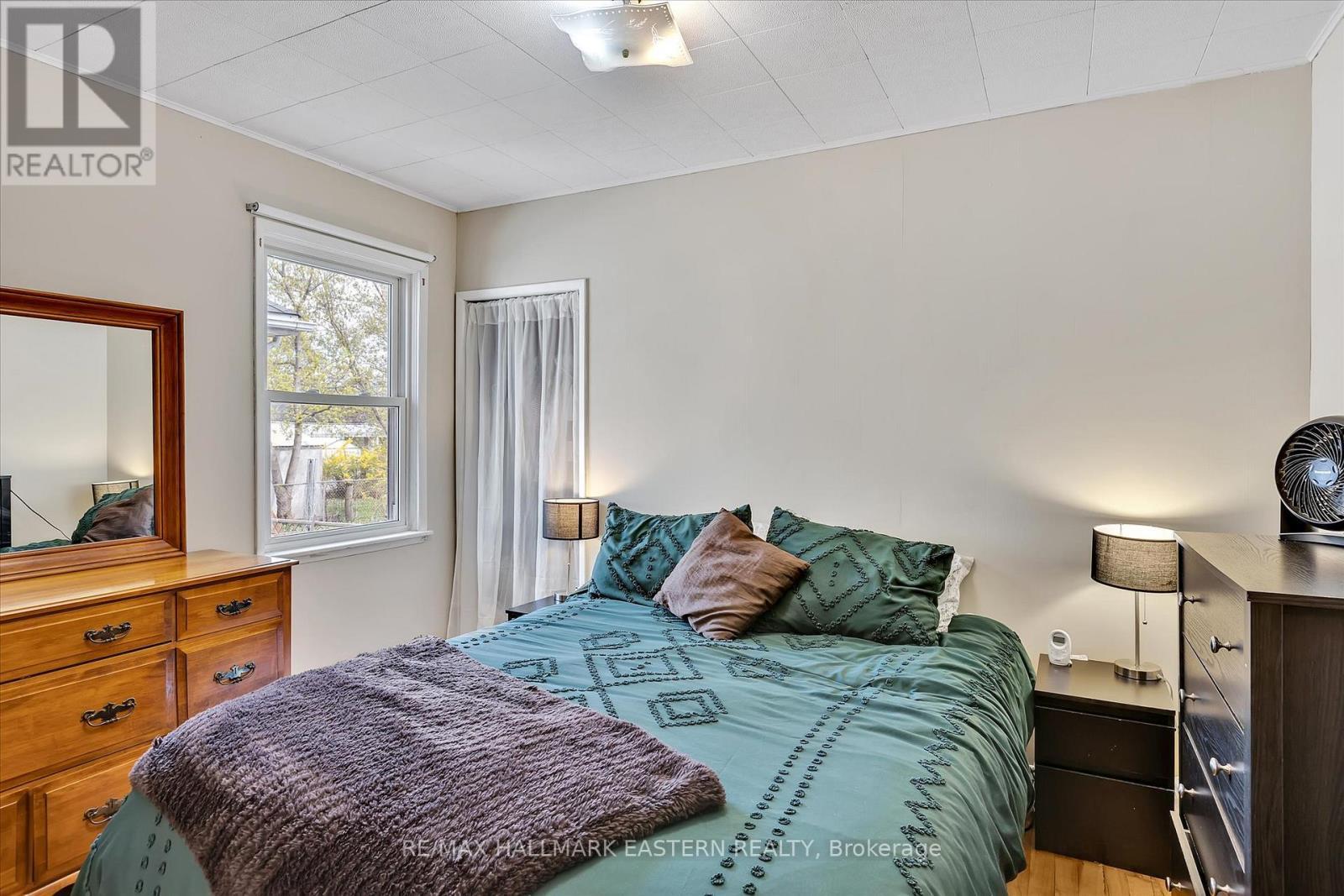 706 Monaghan Road, Peterborough (Otonabee Ward 1), ON - Indoor Photo Showing Bedroom