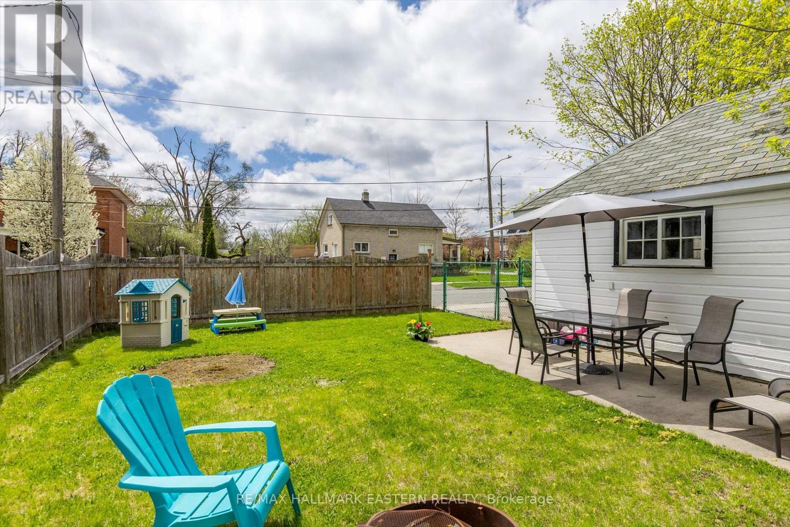 706 Monaghan Road, Peterborough (Otonabee Ward 1), ON - Outdoor