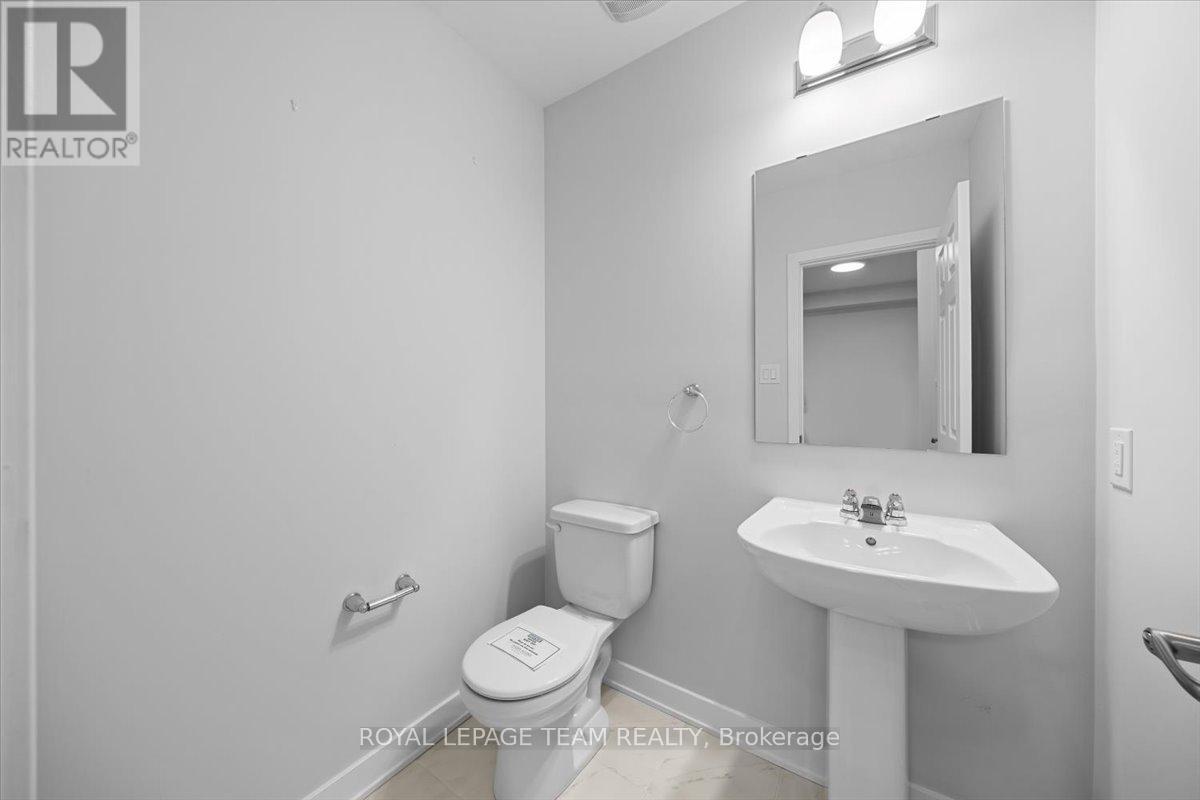 2123 Winsome Terrace, Ottawa, ON - Indoor Photo Showing Bathroom