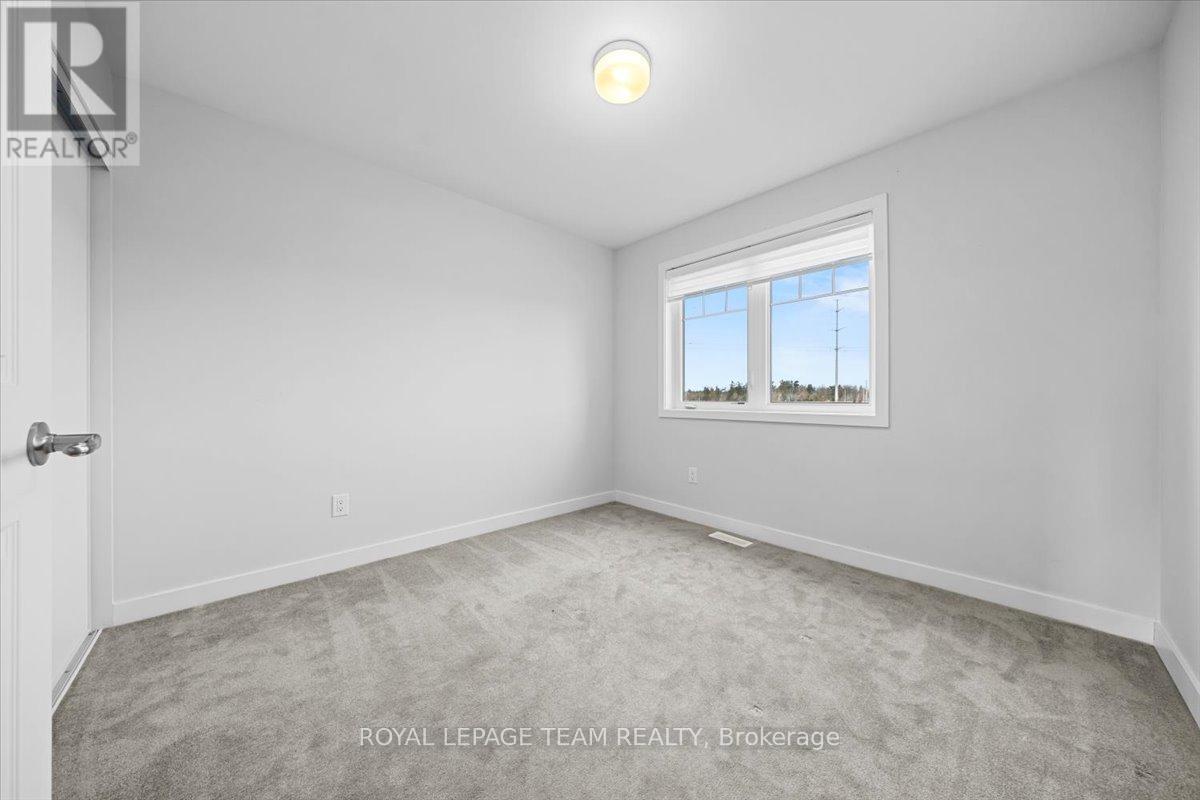 2123 Winsome Terrace, Ottawa, ON - Indoor Photo Showing Other Room