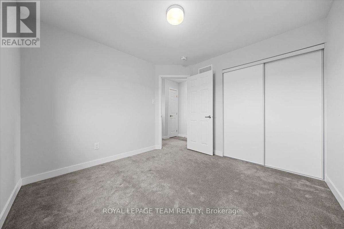2123 Winsome Terrace, Ottawa, ON - Indoor Photo Showing Other Room