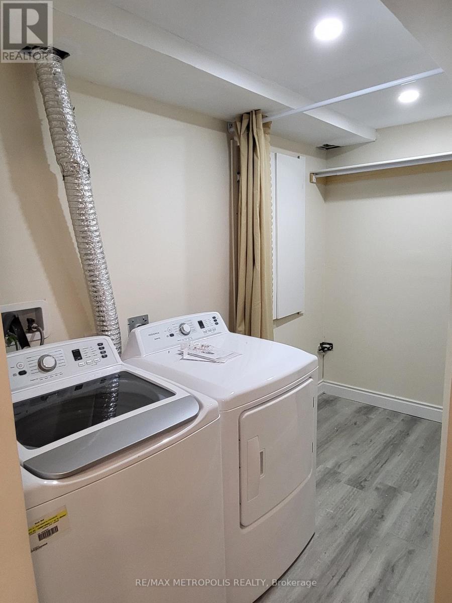 Basement - 3682 Indigo Crescent, Mississauga, ON - Indoor Photo Showing Laundry Room