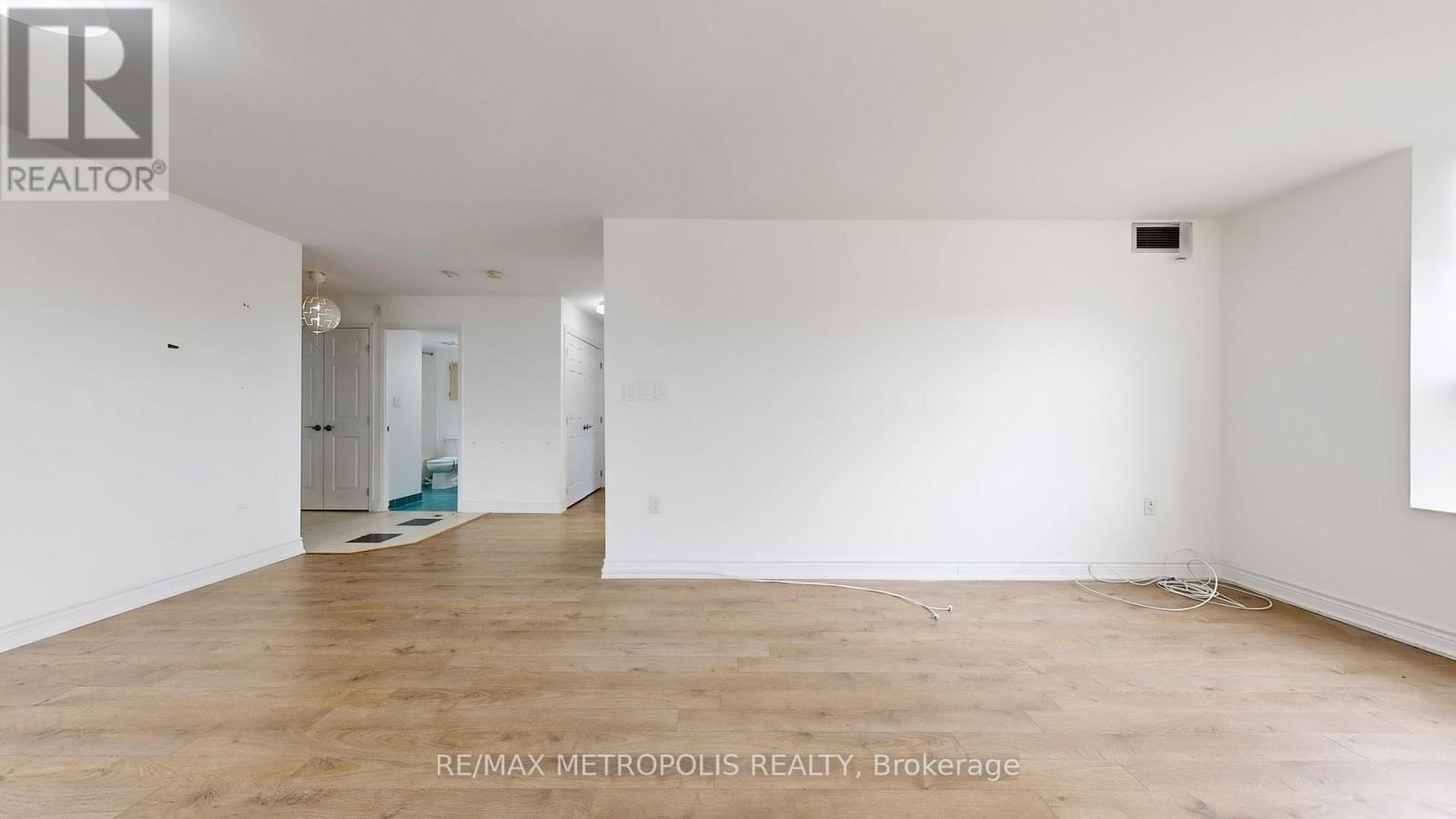 412 - 2200 John Street, Markham, ON - Indoor Photo Showing Other Room