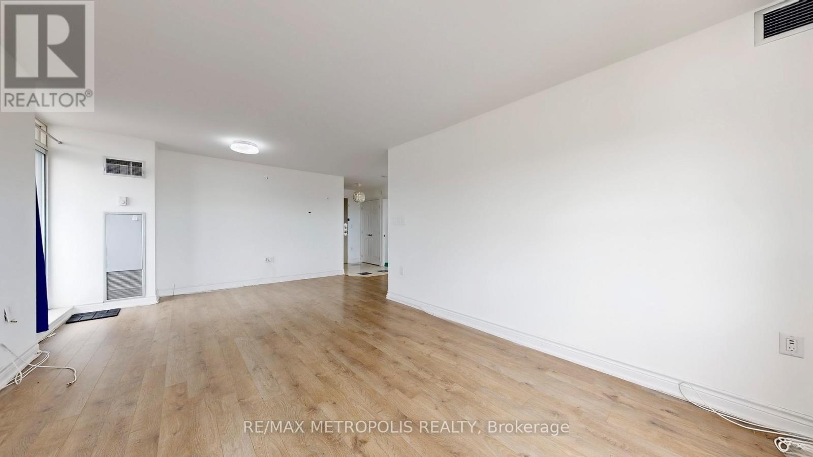 412 - 2200 John Street, Markham, ON - Indoor Photo Showing Other Room