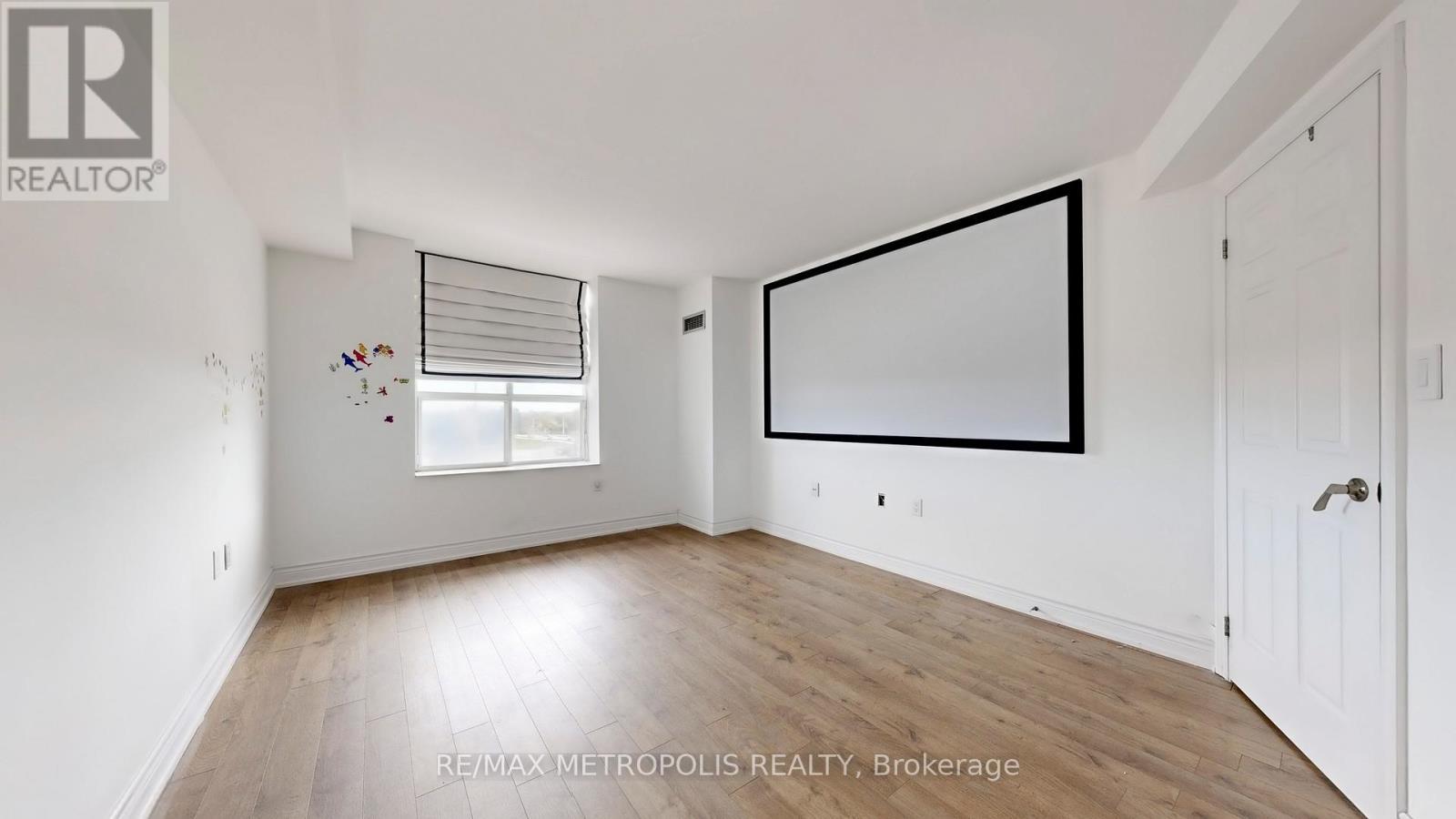 412 - 2200 John Street, Markham, ON - Indoor Photo Showing Other Room
