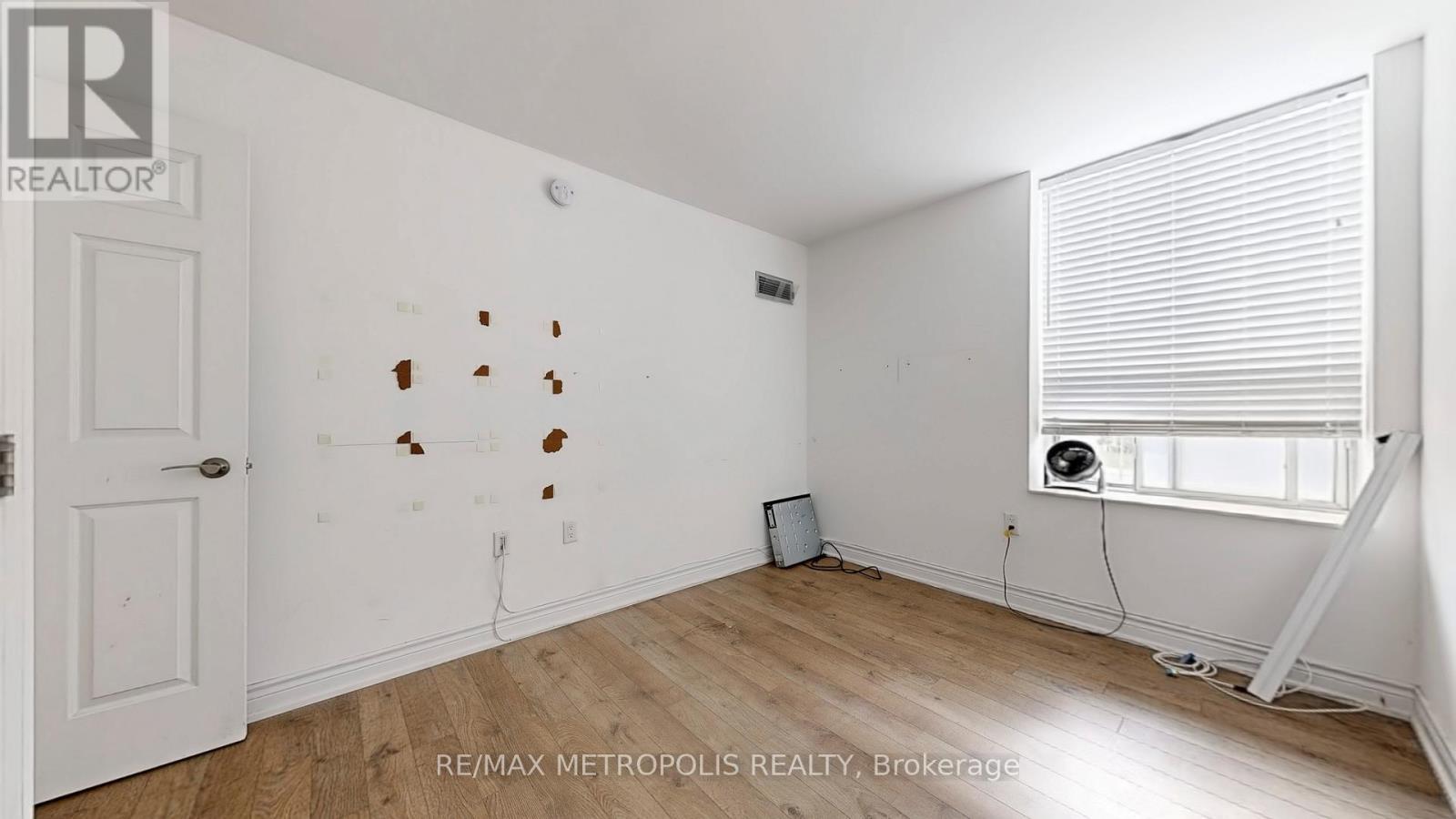 412 - 2200 John Street, Markham, ON - Indoor Photo Showing Other Room