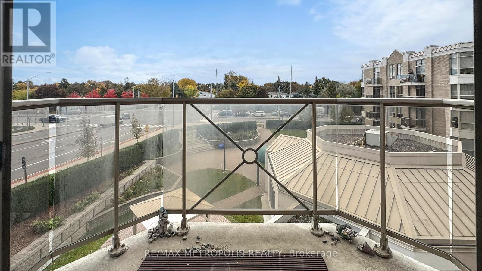 412 - 2200 John Street, Markham, ON - Outdoor With Balcony