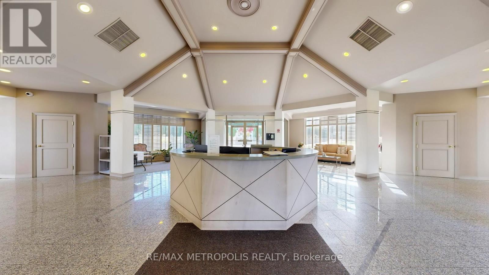 412 - 2200 John Street, Markham, ON - Indoor Photo Showing Other Room