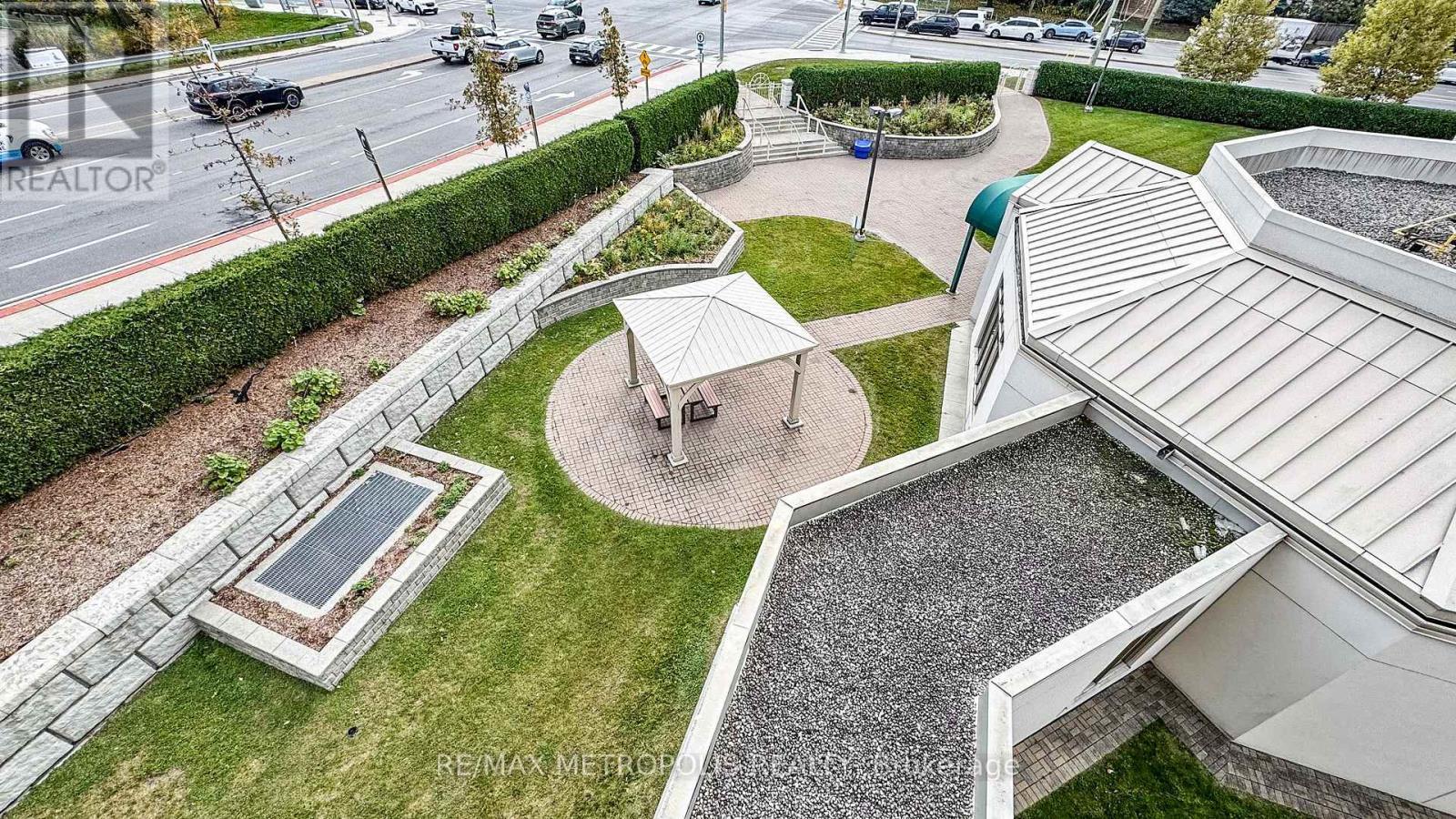 412 - 2200 John Street, Markham, ON - Outdoor