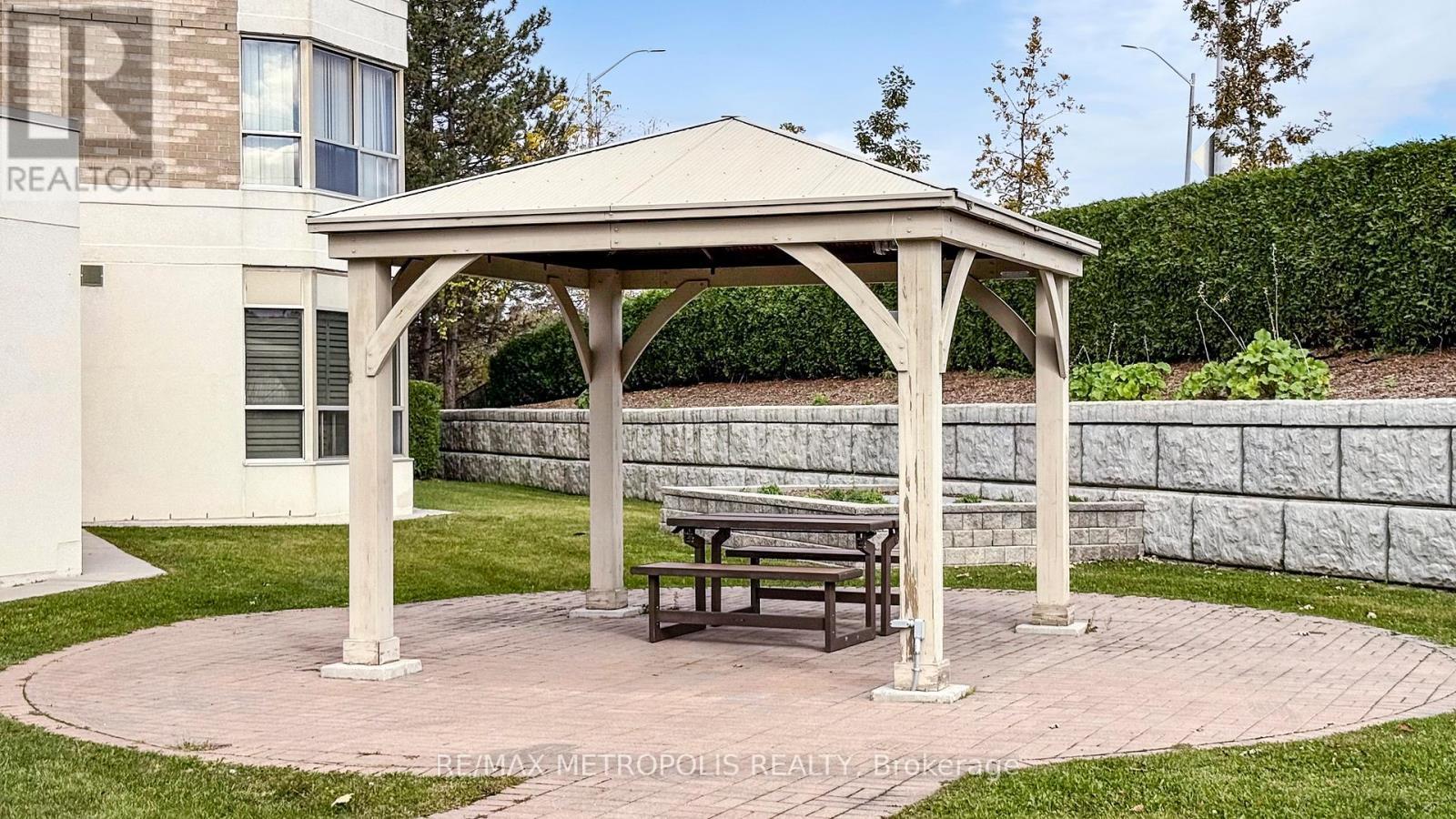 412 - 2200 John Street, Markham, ON - Outdoor