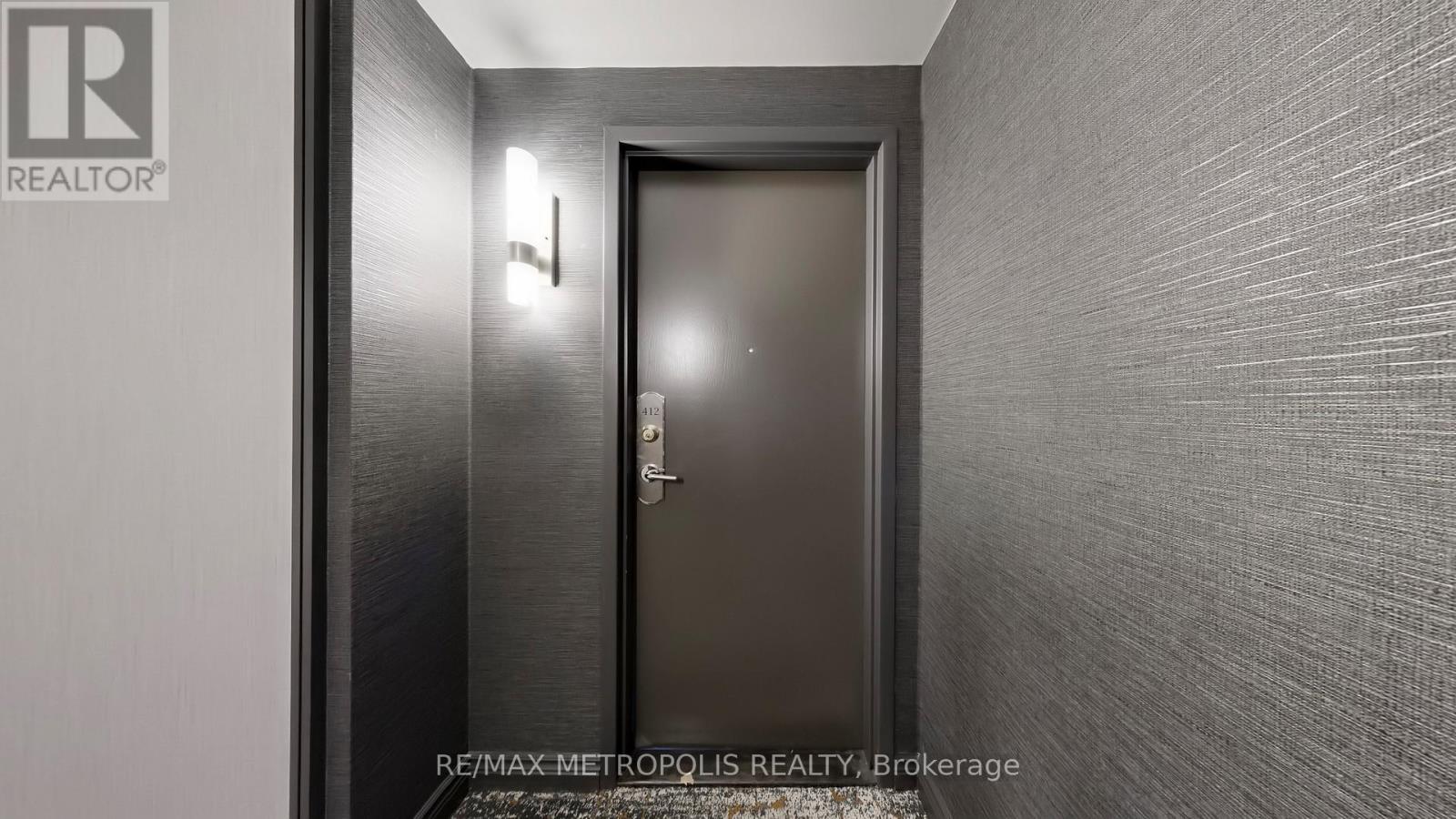 412 - 2200 John Street, Markham, ON - Indoor