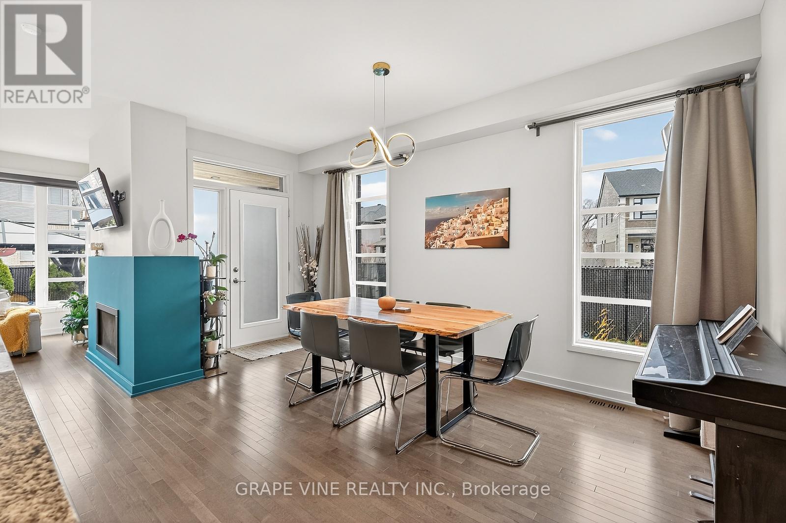 145 Larimar Circle, Ottawa, ON - Indoor