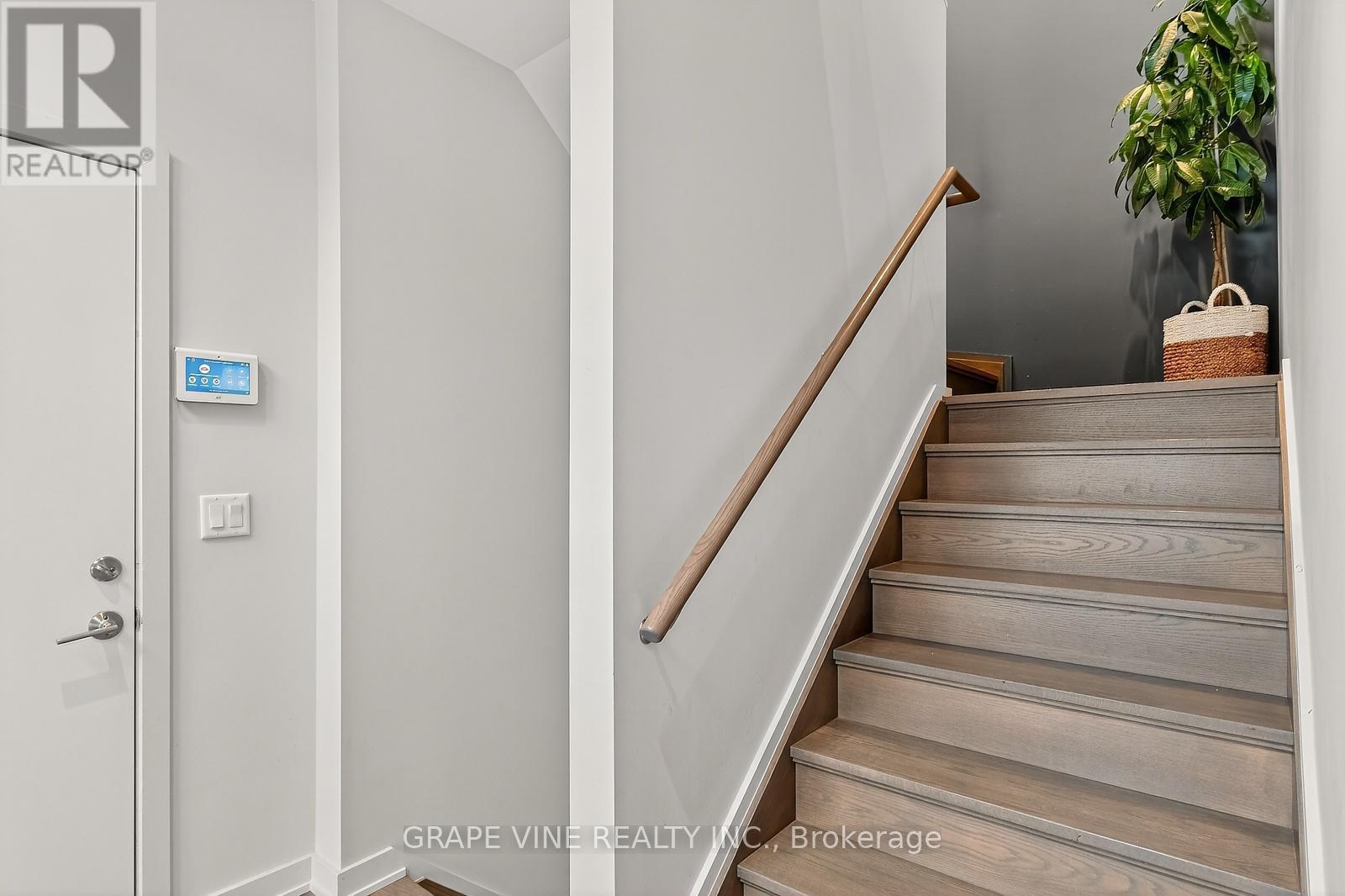 145 Larimar Circle, Ottawa, ON - Indoor Photo Showing Other Room