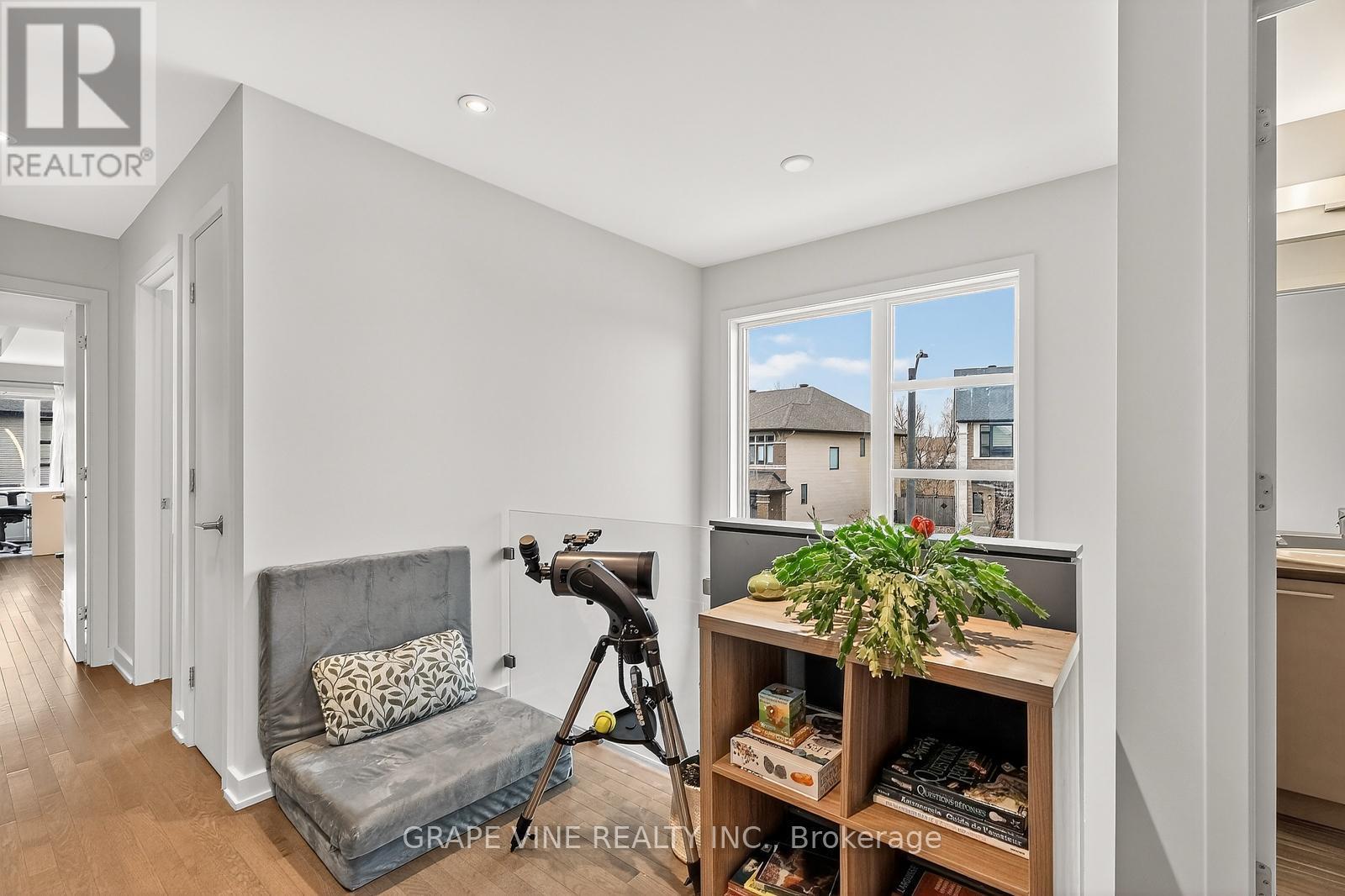 145 Larimar Circle, Ottawa, ON - Indoor Photo Showing Other Room