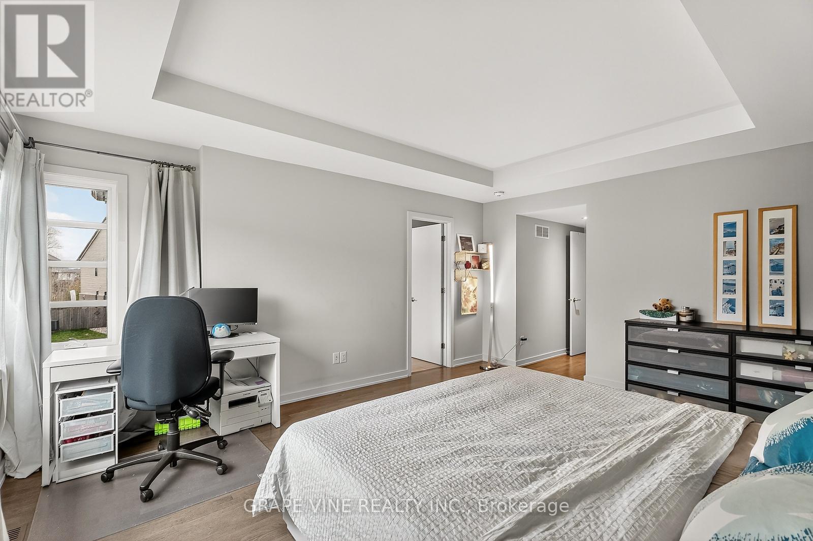 145 Larimar Circle, Ottawa, ON - Indoor Photo Showing Bedroom