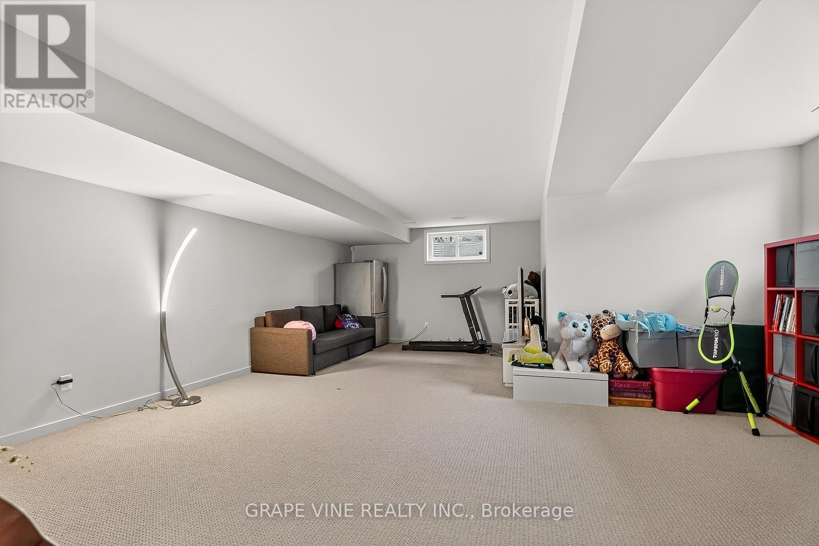 145 Larimar Circle, Ottawa, ON - Indoor