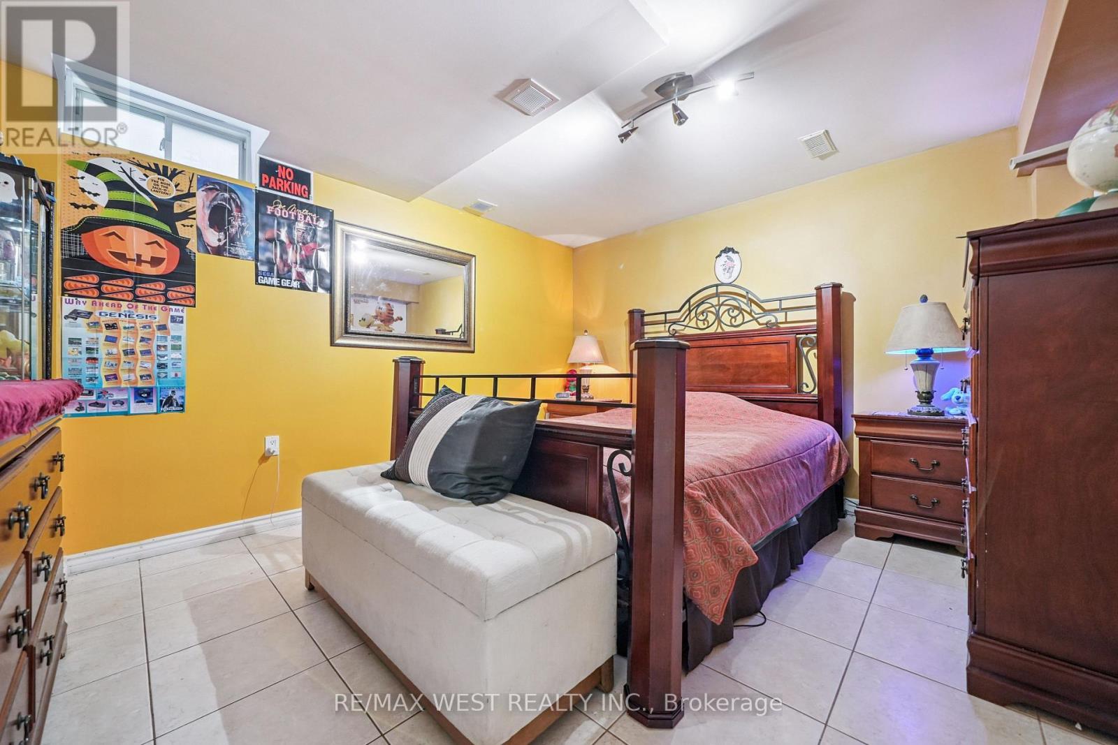 65 Kingly Crest Way, Vaughan, ON - Indoor Photo Showing Bedroom
