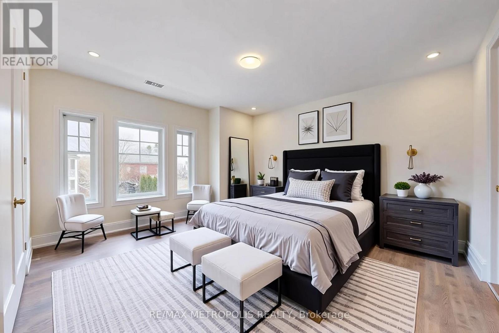 15 Seguin Street, Richmond Hill, ON - Indoor Photo Showing Bedroom
