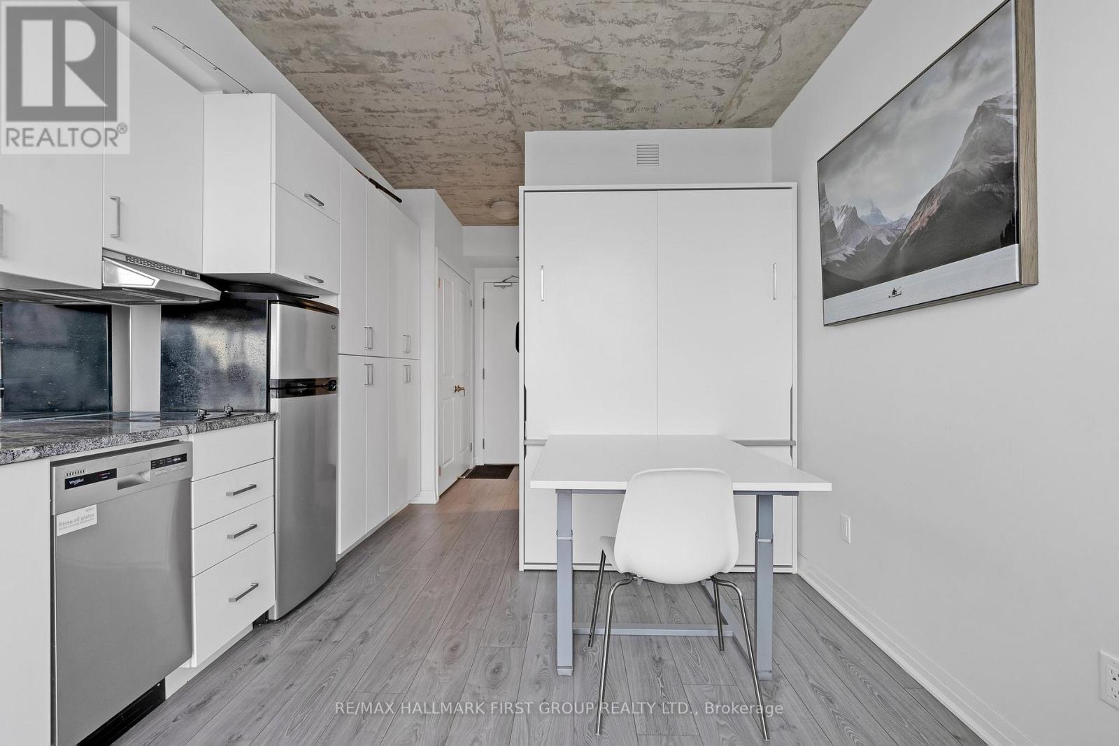 709 - 1900 Simcoe Street N, Oshawa, ON - Indoor Photo Showing Kitchen