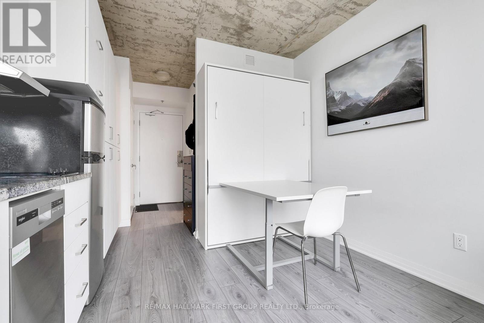 709 - 1900 Simcoe Street N, Oshawa, ON - Indoor