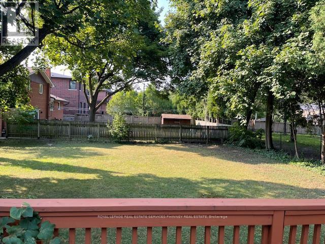 298 Burnhamthorpe Road, Toronto, ON - Outdoor