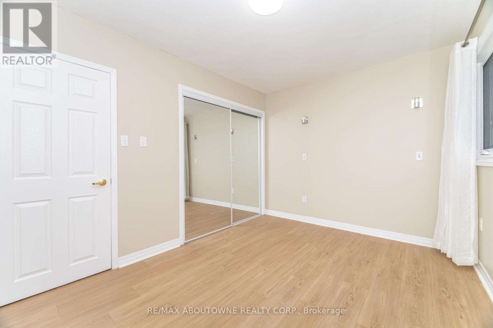 983 Cleta Street, Burlington, ON - Indoor Photo Showing Other Room