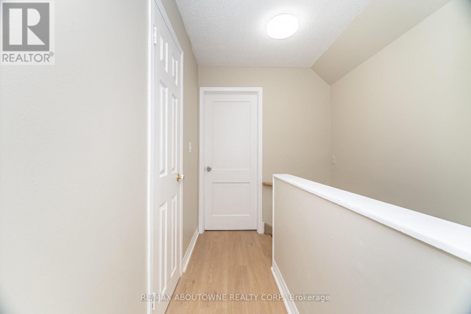 983 Cleta Street, Burlington, ON - Indoor Photo Showing Other Room