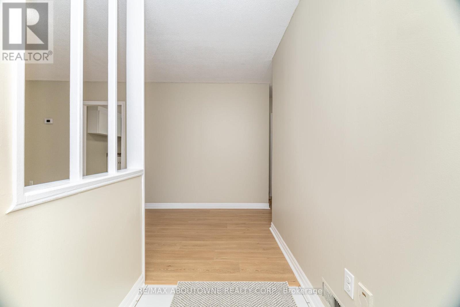 983 Cleta Street, Burlington, ON - Indoor Photo Showing Other Room