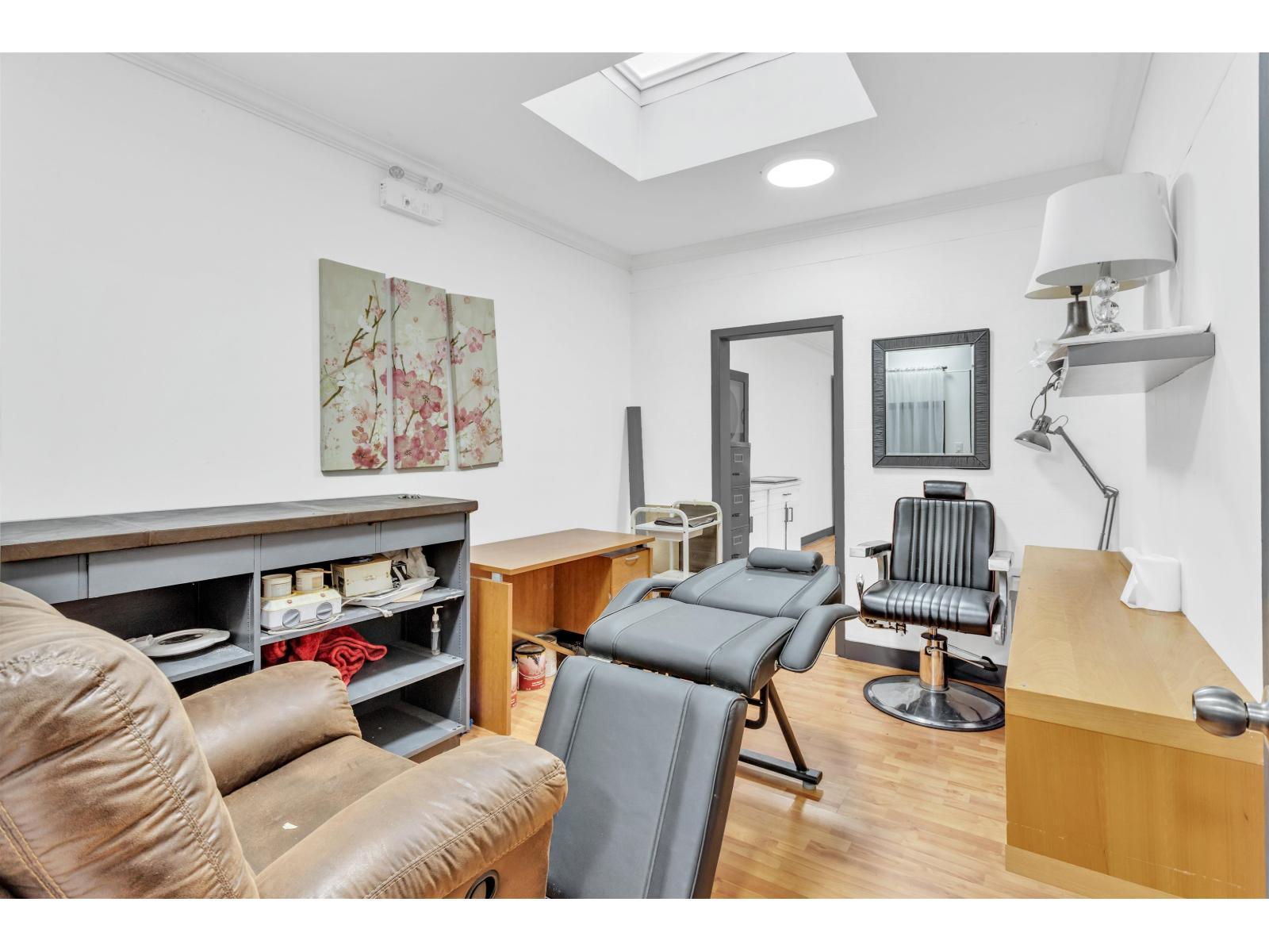 1512 Confidential, Mission, BC