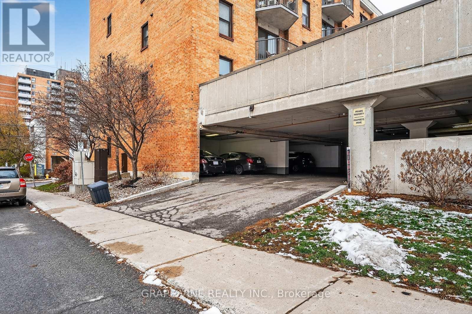 102 - 50 Burnside Avenue, Ottawa, ON - Outdoor