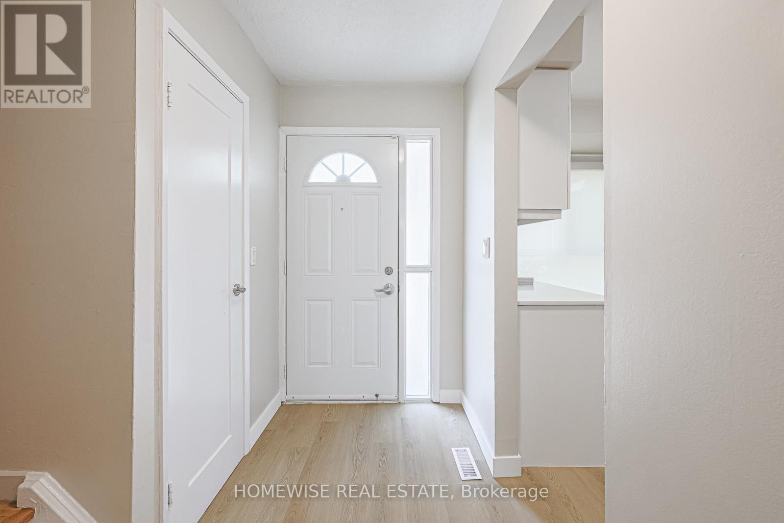 29 - 560 Waverly Street N, Oshawa, ON - Indoor Photo Showing Other Room